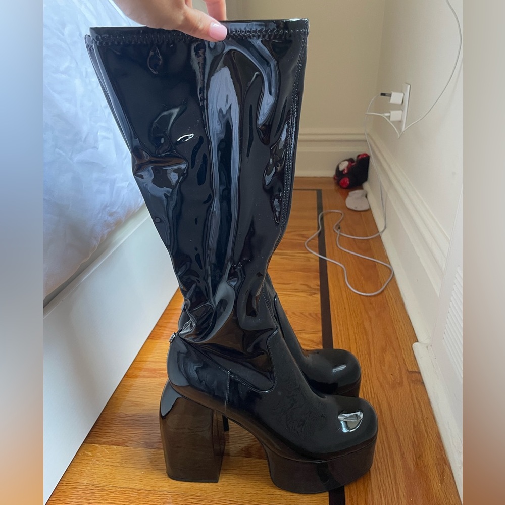 NEW! Steve Madden Black Patent Chunky Heel Boots